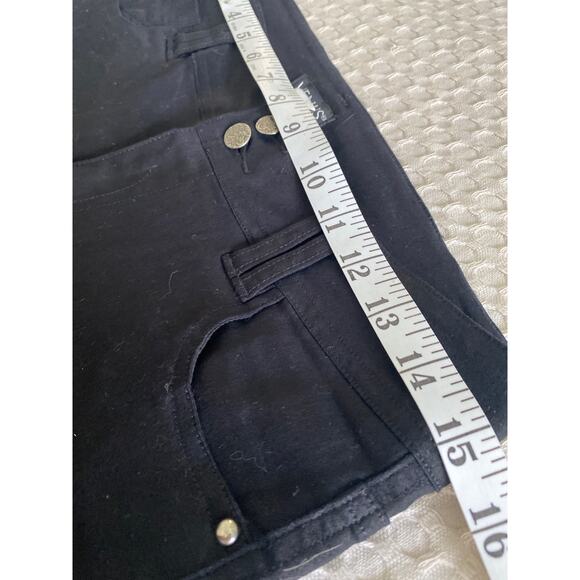 Venus Black Studded Leather Accent Long Shorts Sz 6 - Picture 4 of 8